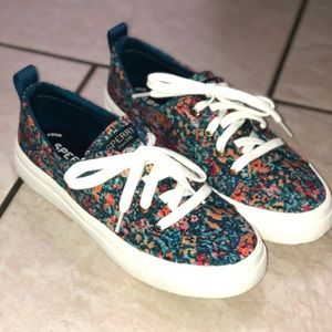 Cute floral Sperry’s